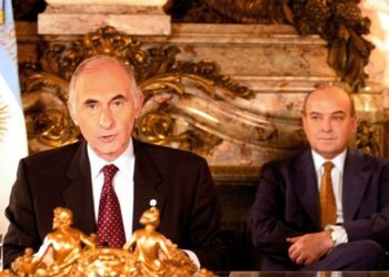 «El que depositó dólares, recibirá dólares» y otras frases célebres que la crisis del 2001 acuñó