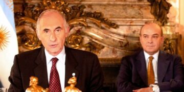 «El que depositó dólares, recibirá dólares» y otras frases célebres que la crisis del 2001 acuñó