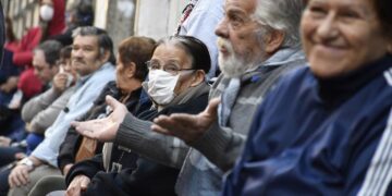 El bono para jubilados será de 8.000 pesos: ¿Cuándo lo pagan?
