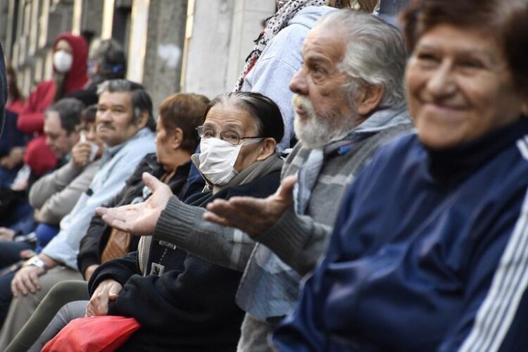 El bono para jubilados será de 8.000 pesos: ¿Cuándo lo pagan?