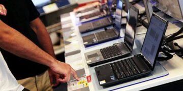 Financiarán notebooks y celulares en 12 y 18 cuotas sin interés