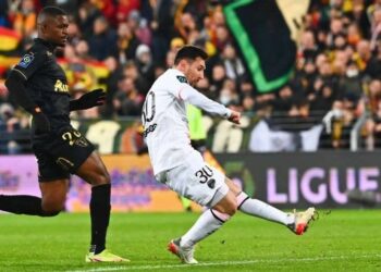 El PSG de Messi rescató un punto en Lens y sigue cómodo en la punta