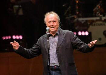 Serrat se retira de los escenarios con una gira mundial en 2022