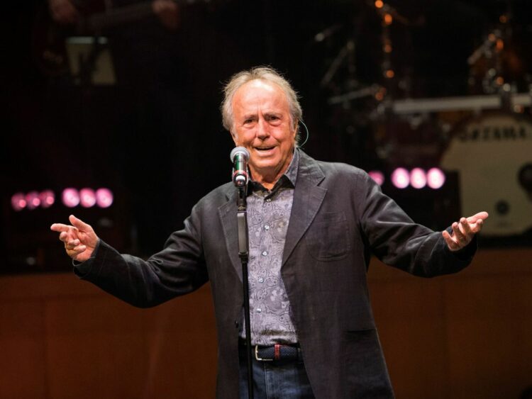 Serrat se retira de los escenarios con una gira mundial en 2022
