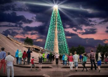 Córdoba enciende su tradicional Árbol de Navidad, uno de los más grandes de Sudamérica