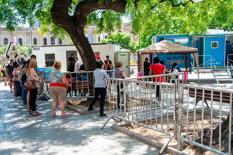 Centros de testeo de coronavirus: a dónde podés hisoparte durante el fin de semana