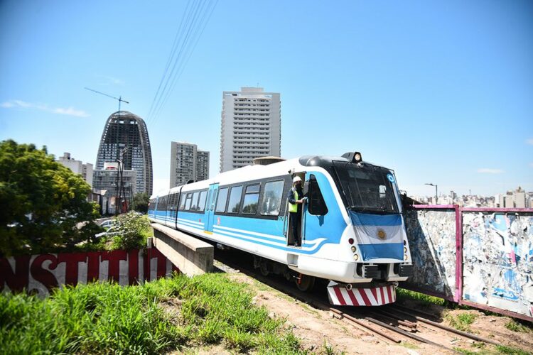 El Ferrourbano comienza a funcionar este lunes en Córdoba: cuáles son los horarios y estaciones