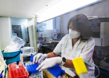 Detectan el primer caso de la variante Ómicron en Argentina