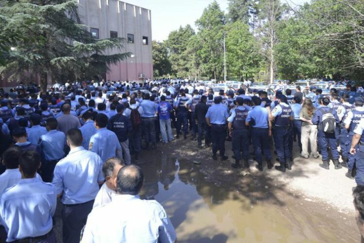 acuartelamiento policías