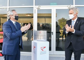 Fernández ponderó a los empresarios que «arriesgan capital para que Argentina entre en el mundo»