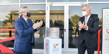 Fernández ponderó a los empresarios que «arriesgan capital para que Argentina entre en el mundo»