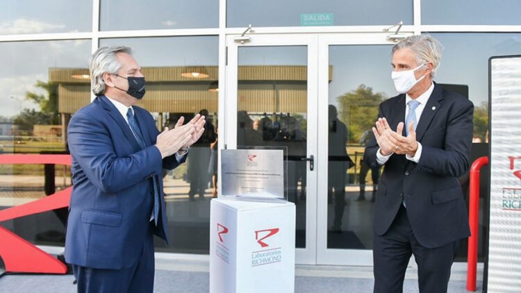 Fernández ponderó a los empresarios que "arriesgan capital para que Argentina entre en el mundo"