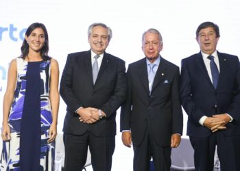 Fernández defendió la recuperación económica y el rol del Estado