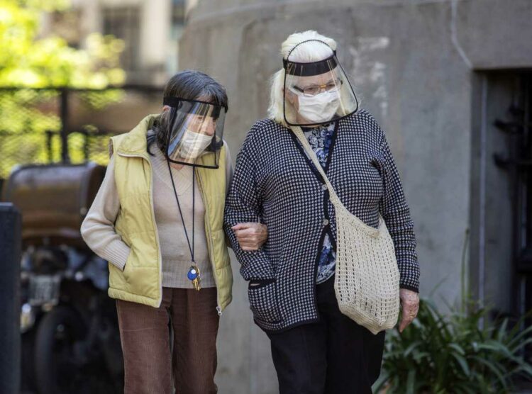 Prorrogan la suspensión del trámite de fe de vida