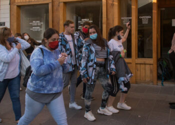 Bariloche reprograma viajes de egresados y aísla a 500 estudiantes en hoteles