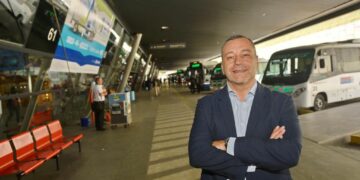 Llaryora amplió su gabinete con tres nuevas secretarías