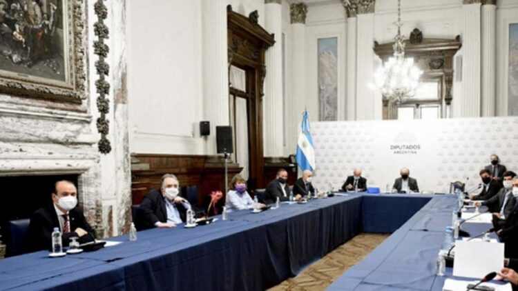 La subcomisión de Inteligencia se reunirá para citar a los espías que estuvieron con Villegas