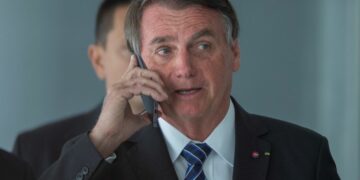 La Justicia le pide a Bolsonaro resolver el pasaporte sanitario