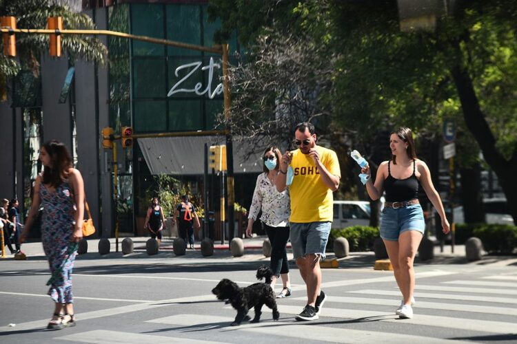Se espera un domingo con calor extremo y alerta por tormentas