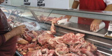 Acuerdan aumentar la oferta y bajar los precios de cinco cortes de carne vacuna