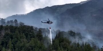 Se desplomó un helicóptero que combatía los incendios en la Patagonia: hay dos muertos