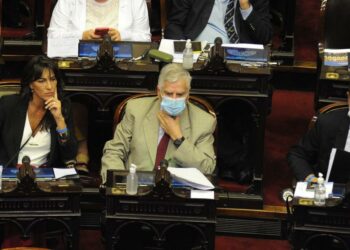 El schiarettismo criticó la actitud intimidatoria de Massa