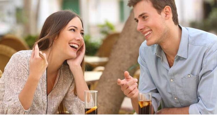 Tuvieron una cita y él le hizo una 'devolución' para que sea más seductora