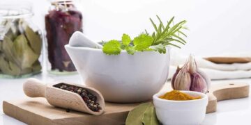 Seis consejos para mejorar el gusto de los alimentos sin la necesidad de usar sal