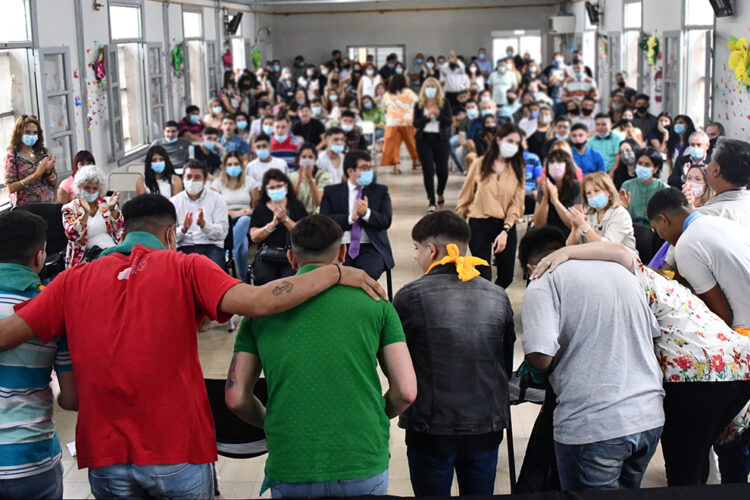 Jóvenes del Complejo Esperanza culminaron sus capacitaciones