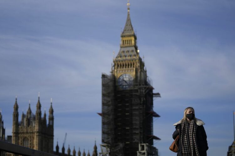 El Reino Unido elevó el estado de alerta ante la cepa Ómicrom