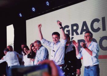 De Loredo se planta como la opción superadora de Negri