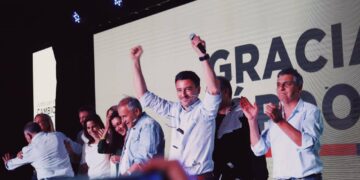 De Loredo se planta como la opción superadora de Negri