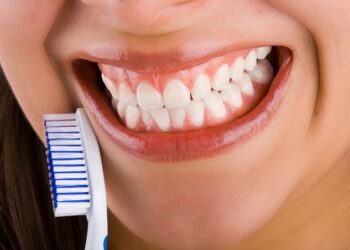 Seis hábitos frecuentes que pueden arruinar tus dientes