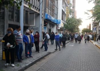 Los bancos anticiparon que no atenderán al público los días 24 y 31 de diciembre