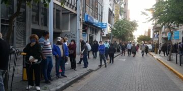 Los bancos anticiparon que no atenderán al público los días 24 y 31 de diciembre