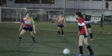 Ordenan que se permita jugar a una futbolista mayor de 35 años