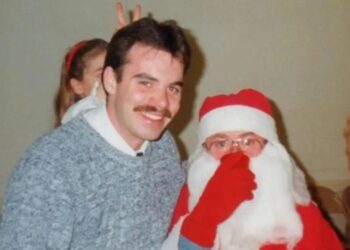 Dos hermanos se intercambian el mismo regalo de Navidad desde hace 30 años