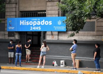 Evalúan cambios en las recomendaciones de aislamiento y testeos