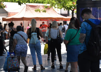 Registran extensas filas en los centros de testeo tras los festejos navideños