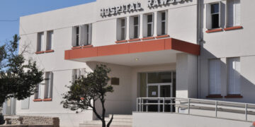 La variante ómicron llegó al Hospital Rawson con diez trabajadores infectados