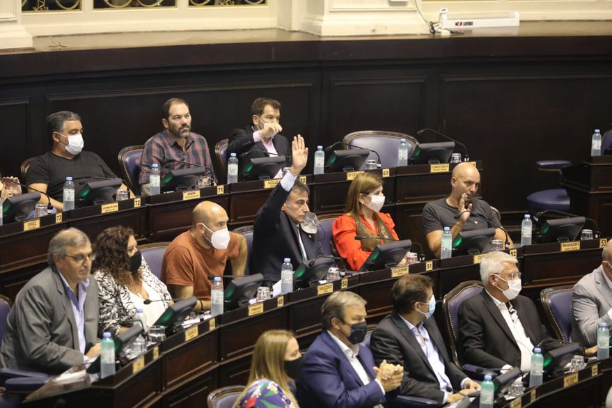 Aprueban una tercera reelección para los intendentes bonaerenses