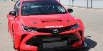 “Pechito” y Barrio probaron el Toyota TCR