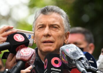 La Justicia procesó al ex Presidente por el espionaje ilegal a los familiares del submarino hundido