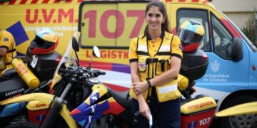 Por primera vez, una mujer conducirá una motoambulancia
