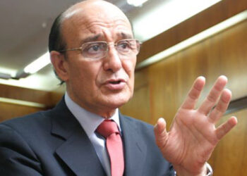 González criticó a la iglesia por su postura “dogmática”