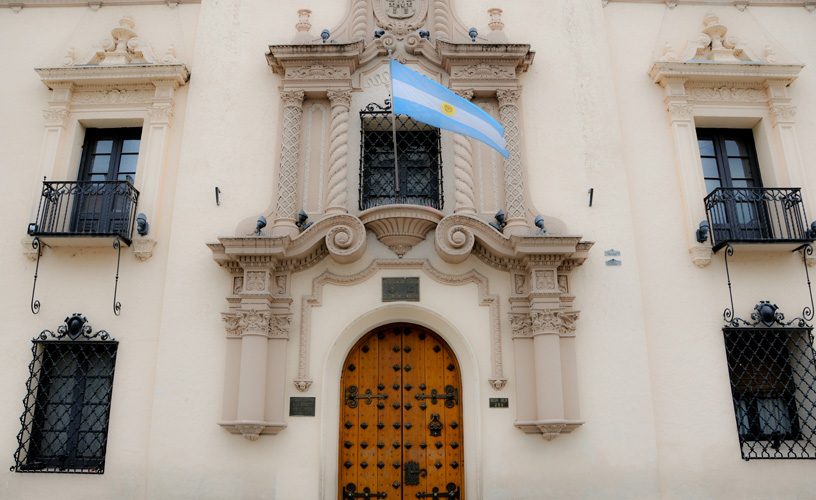 Alegrémonos, pues. El Colegio Monserrat se presenta distinto
