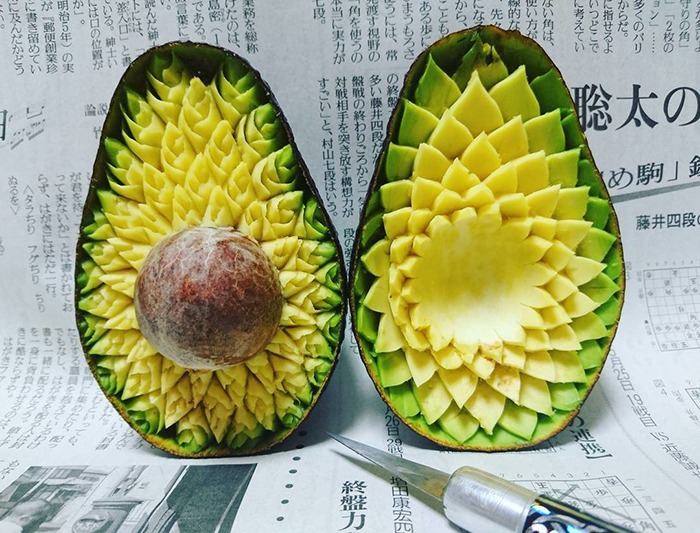 Un chef se volvió viral por esculpir sobre frutas y verduras