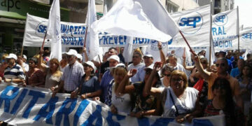 Gremios estatales piden la reapertura de la paritaria