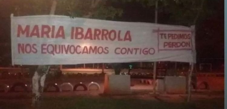 Escrachó a una "robamaridos" en un pasacalle, pero se equivocó e hizo otro para corregir el error