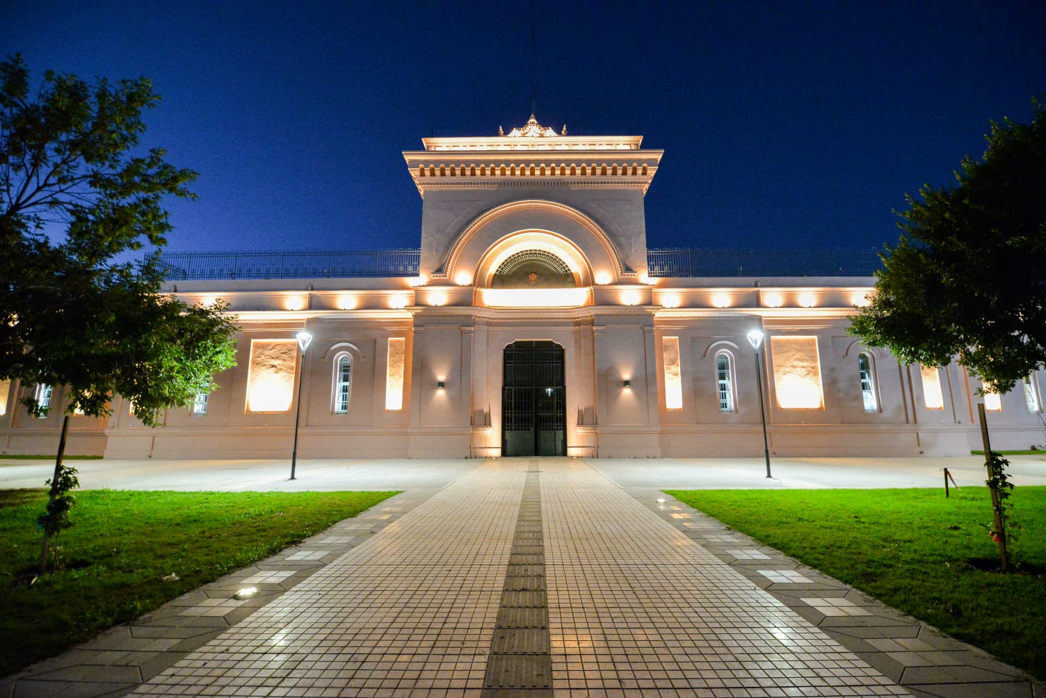 Luces en el Paseo San Martín